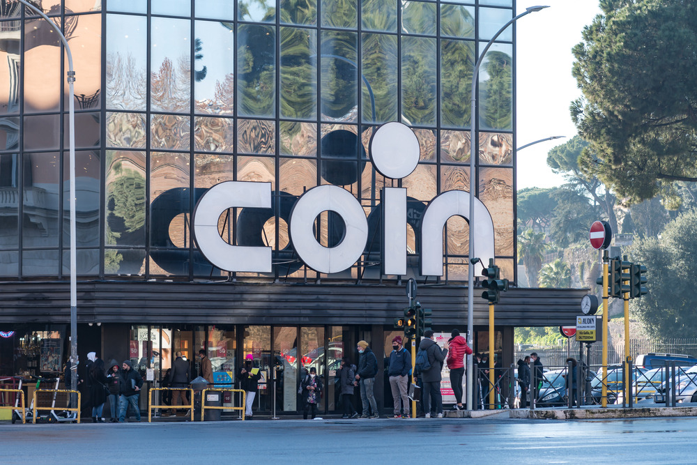 Gruppo Coin, ricollocazioni a Roma e Milano, garanzie sui distacchi, Tavolo tecnico permanente sulla sicurezza e uscite volontarie incentivate per un massimo di 113 addetti. Il 7 ottobre il tavolo al Mimit