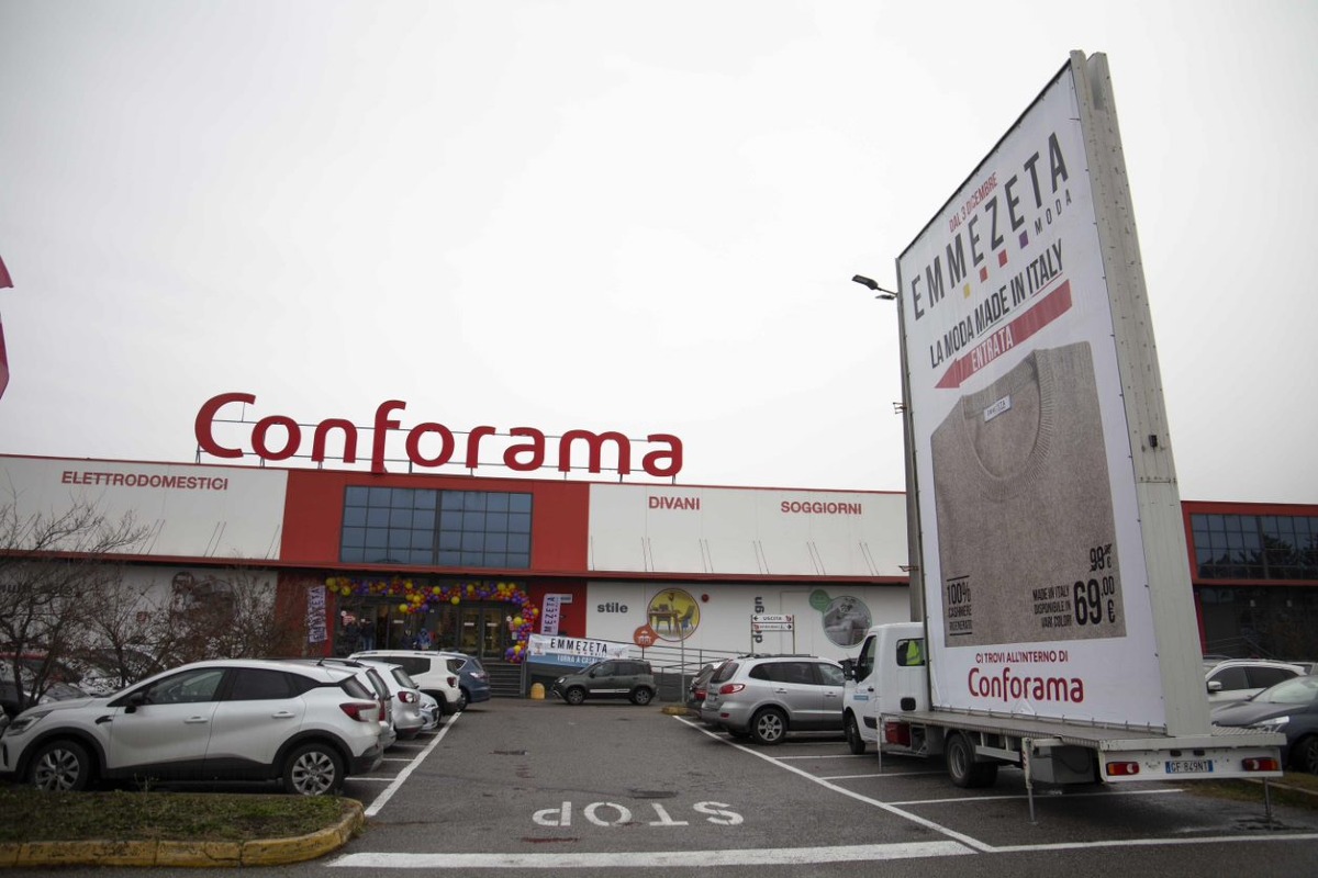 Conforama/Emmezeta Moda: i sindacati lanciano l’allarme per i tagli ai servizi di pulizia e vigilanza. Il Mimit convoca il tavolo di crisi per il 3 dicembre Conforama/Emmezeta Moda: i sindacati lanciano l’allarme per i tagli ai servizi di pulizia e vigilanza. Il Mimit convoca il tavolo di crisi per il 3 dicembre
