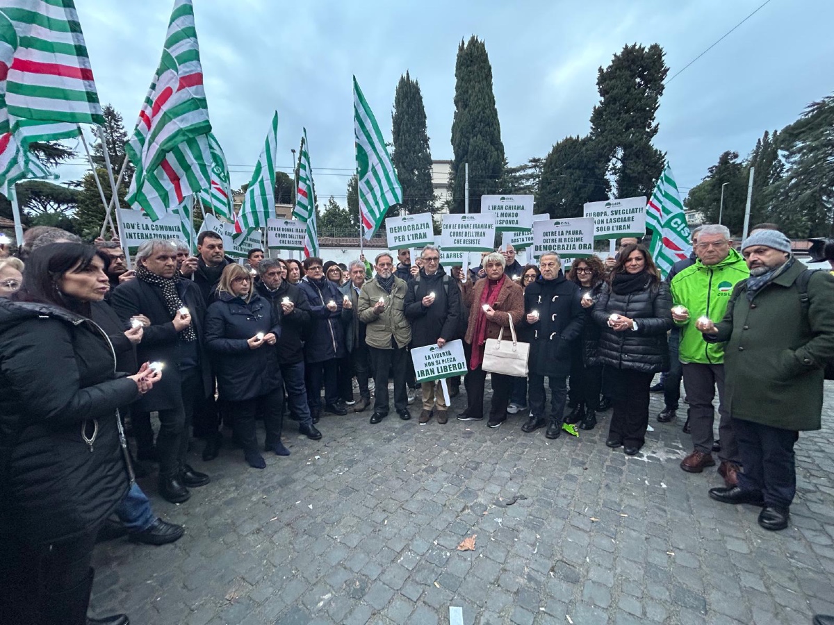 Iran. La Fisascat Cisl al presidio organizzato dalla Cisl a Roma davanti l’Ambasciata della Repubblica islamica dell’Iran