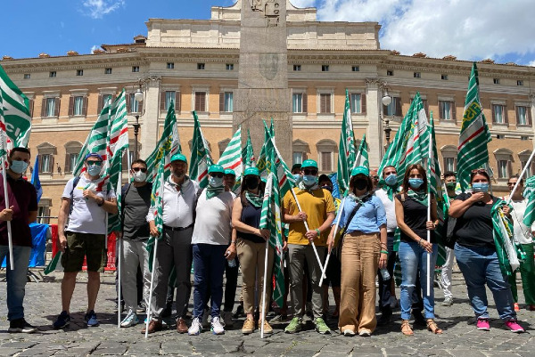 Riforma sport e lavoro sportivo, l’appello unanime dalla mobilitazione dei lavoratori e degli atleti a piazza Monte Citorio: ripristinare l’entrata in vigore della normativa