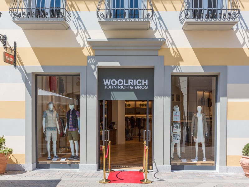 Woolrich, imposti trasferimenti a centinaia di chilometri. Sindacati: “Licenziamento collettivo mascherato”